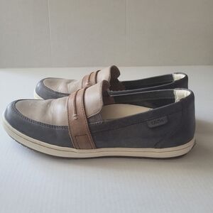 Täōs Upward Leather Taupe and Brown Women's Loafer Size US 8.5